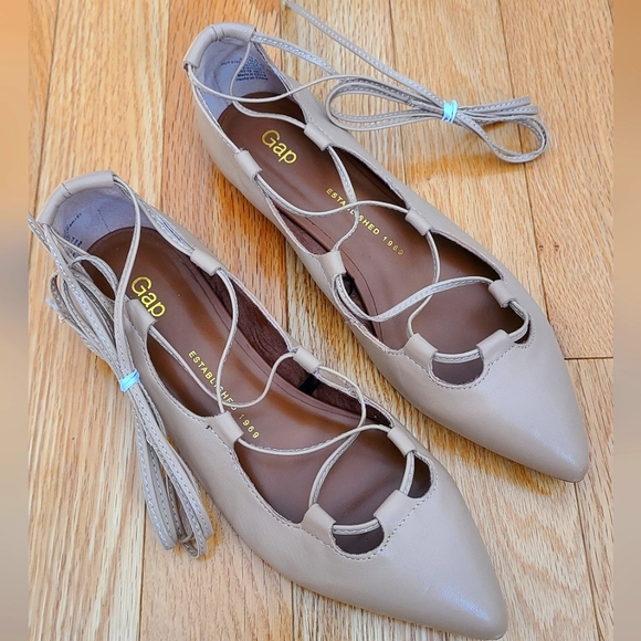 Gap Pointed Toe Ballet Lace Up Flats **Balletcore** - Picture 3 of 5